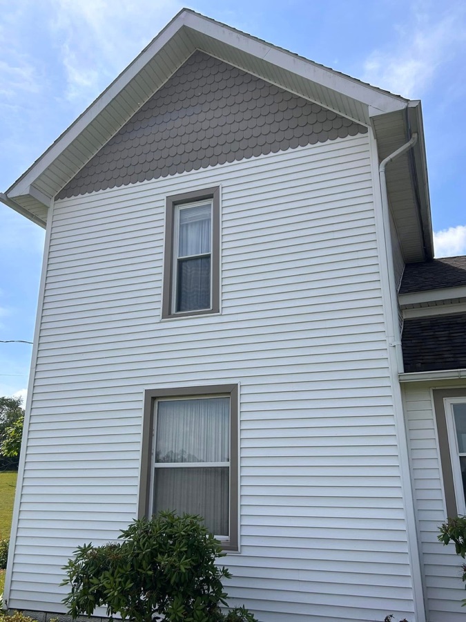 White siding after Delong's exterior washing